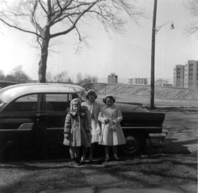 120Vanderbilt-Flora&Friends-1955sm.jpg